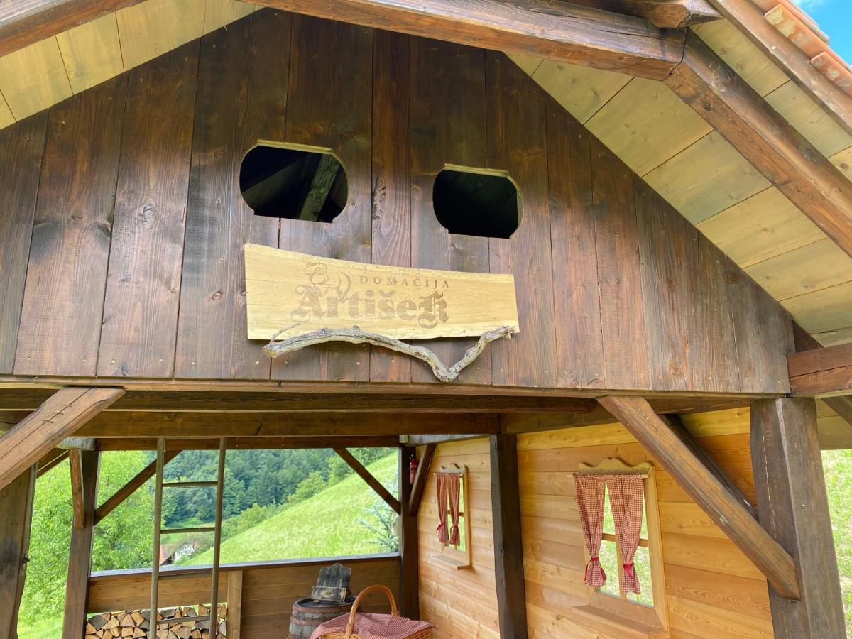 Wooden Hut At Tourist Farm Artisek Villa Store Luaran gambar
