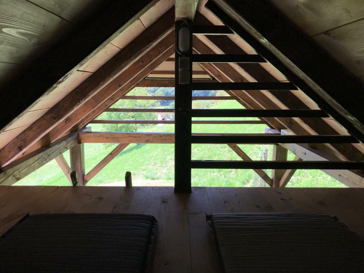 Wooden Hut At Tourist Farm Artisek Villa Store Luaran gambar